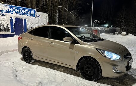 Hyundai Solaris II рестайлинг, 2011 год, 680 000 рублей, 5 фотография