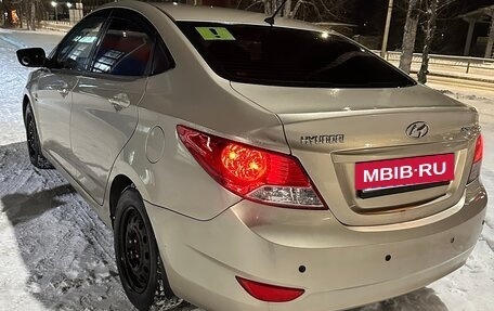 Hyundai Solaris II рестайлинг, 2011 год, 680 000 рублей, 2 фотография