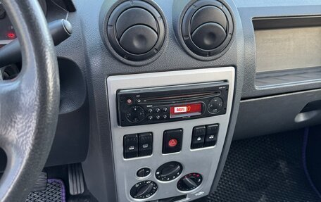 Renault Logan I, 2005 год, 390 000 рублей, 10 фотография