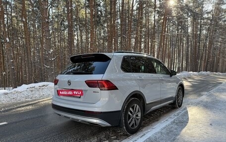 Volkswagen Tiguan II, 2019 год, 2 770 000 рублей, 3 фотография