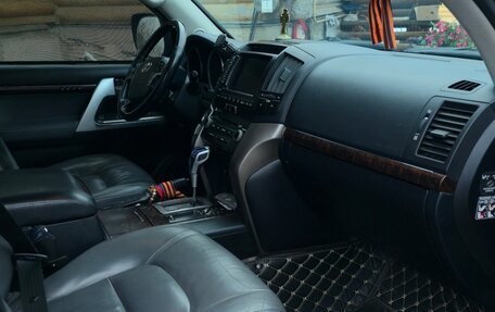 Toyota Land Cruiser 200, 2010 год, 3 100 000 рублей, 6 фотография