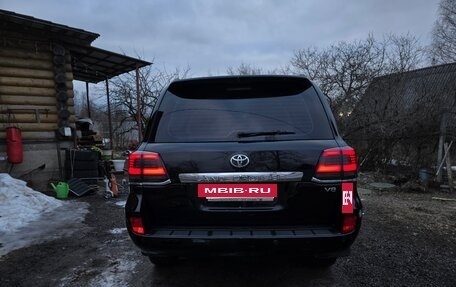 Toyota Land Cruiser 200, 2010 год, 3 100 000 рублей, 2 фотография