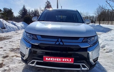 Mitsubishi Outlander III рестайлинг 3, 2021 год, 2 550 000 рублей, 1 фотография