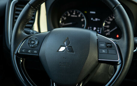 Mitsubishi Outlander III рестайлинг 3, 2020 год, 2 428 000 рублей, 12 фотография