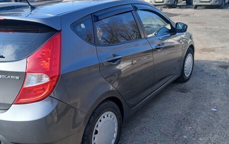 Hyundai Solaris II рестайлинг, 2013 год, 840 000 рублей, 2 фотография