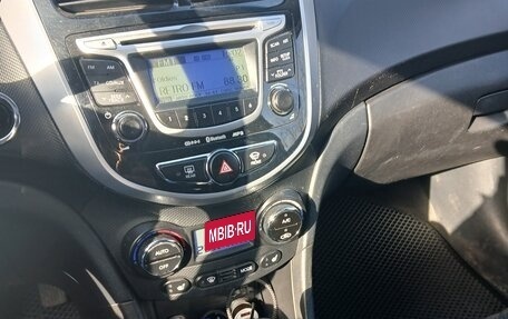 Hyundai Solaris II рестайлинг, 2013 год, 840 000 рублей, 18 фотография