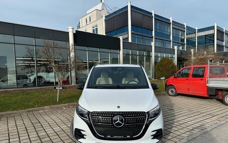Mercedes-Benz V-Класс, 2025 год, 17 990 000 рублей, 2 фотография