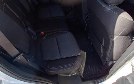 Mitsubishi Outlander III рестайлинг 3, 2021 год, 2 550 000 рублей, 16 фотография