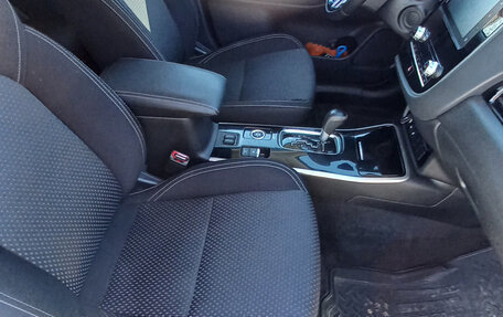 Mitsubishi Outlander III рестайлинг 3, 2021 год, 2 550 000 рублей, 17 фотография