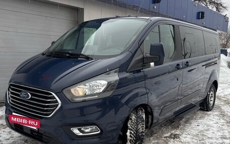 Ford Tourneo Custom I рестайлинг, 2018 год, 1 800 000 рублей, 3 фотография