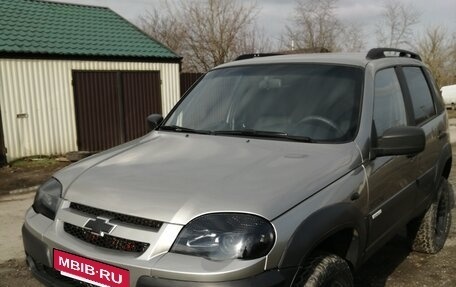 Chevrolet Niva I рестайлинг, 2013 год, 590 000 рублей, 1 фотография