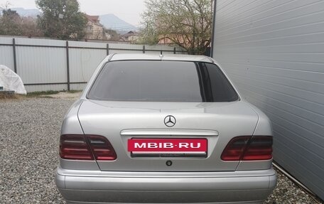 Mercedes-Benz E-Класс, 1999 год, 700 000 рублей, 2 фотография