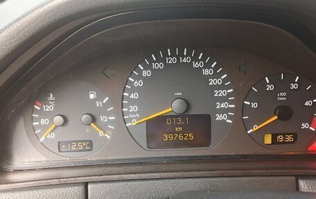 Mercedes-Benz E-Класс, 1999 год, 700 000 рублей, 8 фотография