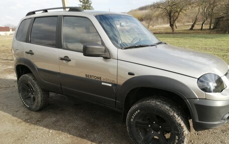 Chevrolet Niva I рестайлинг, 2013 год, 590 000 рублей, 3 фотография