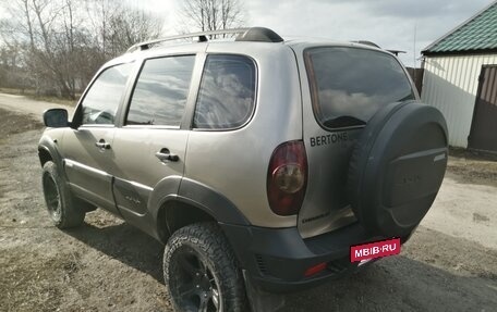 Chevrolet Niva I рестайлинг, 2013 год, 590 000 рублей, 5 фотография