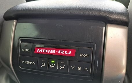 Toyota Land Cruiser Prado 150 рестайлинг 2, 2010 год, 2 470 000 рублей, 14 фотография