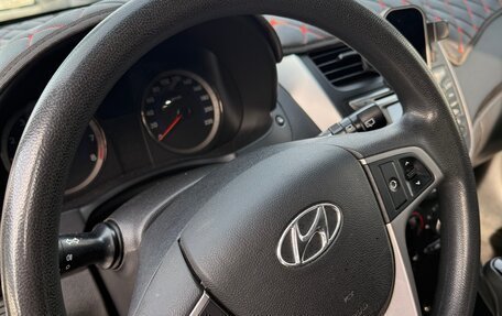 Hyundai Solaris II рестайлинг, 2016 год, 990 000 рублей, 9 фотография