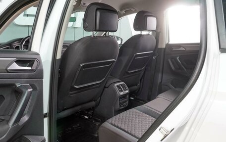 Volkswagen Tiguan II, 2019 год, 2 499 000 рублей, 11 фотография