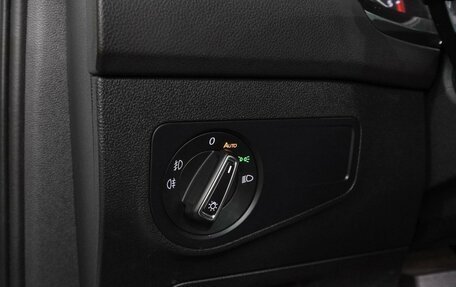 Volkswagen Tiguan II, 2019 год, 2 499 000 рублей, 17 фотография