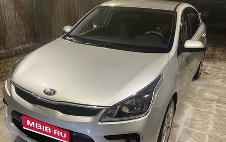 KIA Rio IV, 2018 год, 1 050 000 рублей, 1 фотография