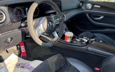 Mercedes-Benz E-Класс, 2019 год, 2 450 000 рублей, 1 фотография