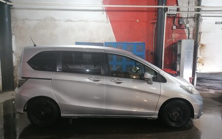 Honda Freed I, 2013 год, 1 200 000 рублей, 4 фотография
