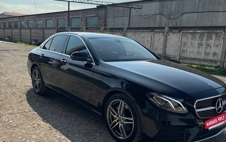 Mercedes-Benz E-Класс, 2019 год, 2 450 000 рублей, 10 фотография