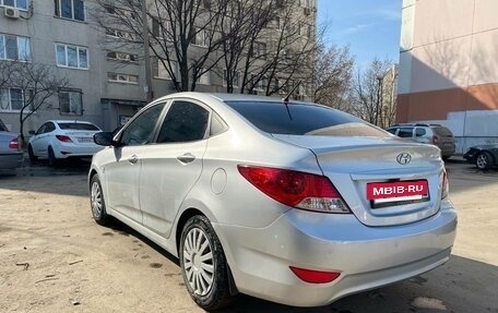 Hyundai Solaris II рестайлинг, 2011 год, 700 000 рублей, 6 фотография