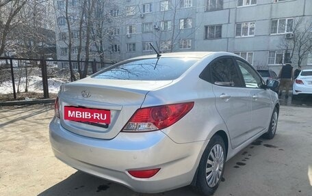 Hyundai Solaris II рестайлинг, 2011 год, 700 000 рублей, 9 фотография