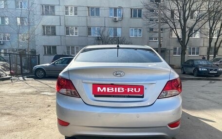 Hyundai Solaris II рестайлинг, 2011 год, 700 000 рублей, 7 фотография