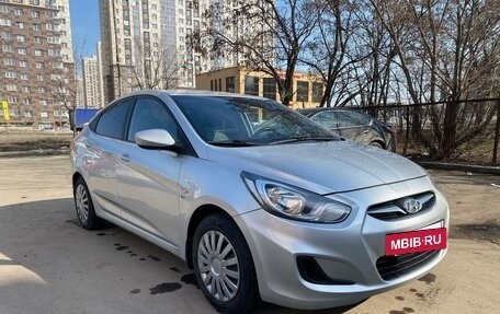 Hyundai Solaris II рестайлинг, 2011 год, 700 000 рублей, 2 фотография