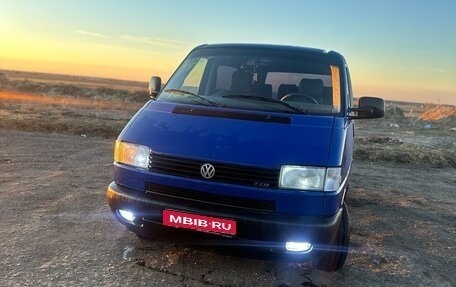 Volkswagen Transporter T4, 2003 год, 900 000 рублей, 1 фотография