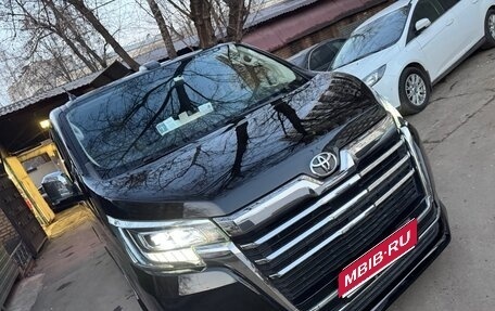 Toyota HiAce H300, 2020 год, 5 800 000 рублей, 1 фотография