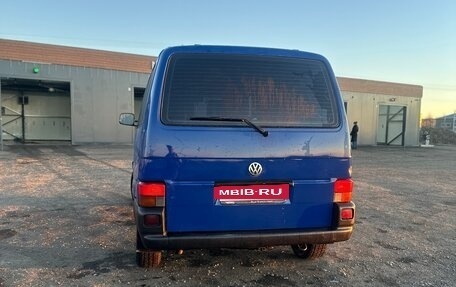 Volkswagen Transporter T4, 2003 год, 900 000 рублей, 3 фотография