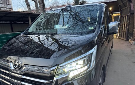 Toyota HiAce H300, 2020 год, 5 800 000 рублей, 8 фотография