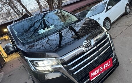 Toyota HiAce H300, 2020 год, 5 800 000 рублей, 2 фотография