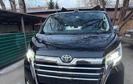 Toyota HiAce H300, 2020 год, 5 800 000 рублей, 7 фотография