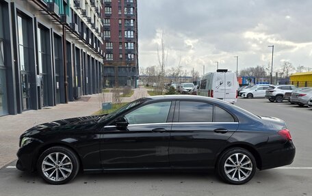 Mercedes-Benz E-Класс, 2019 год, 2 500 000 рублей, 6 фотография