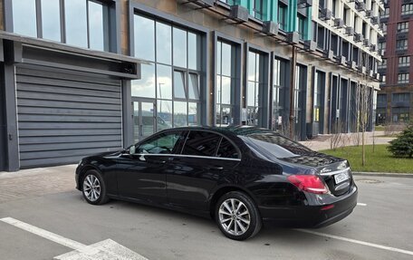 Mercedes-Benz E-Класс, 2019 год, 2 500 000 рублей, 8 фотография