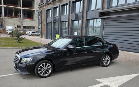 Mercedes-Benz E-Класс, 2019 год, 2 500 000 рублей, 5 фотография