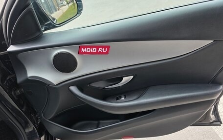 Mercedes-Benz E-Класс, 2019 год, 2 500 000 рублей, 17 фотография