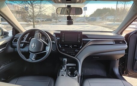 Toyota Camry, 2021 год, 2 700 000 рублей, 9 фотография