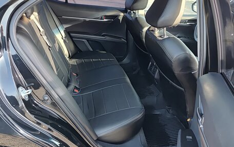 Toyota Camry, 2021 год, 2 700 000 рублей, 10 фотография