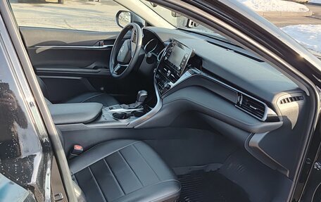 Toyota Camry, 2021 год, 2 700 000 рублей, 11 фотография