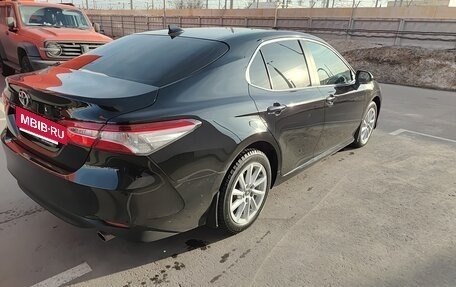 Toyota Camry, 2021 год, 2 700 000 рублей, 5 фотография