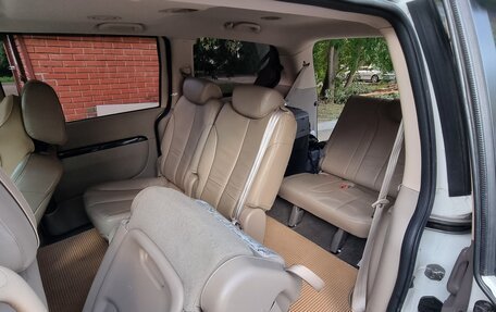 KIA Carnival III, 2011 год, 1 950 000 рублей, 11 фотография