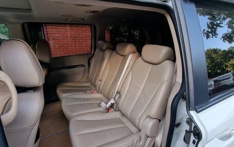 KIA Carnival III, 2011 год, 1 950 000 рублей, 6 фотография