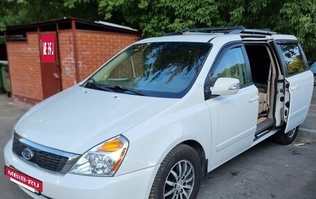 KIA Carnival III, 2011 год, 1 950 000 рублей, 5 фотография