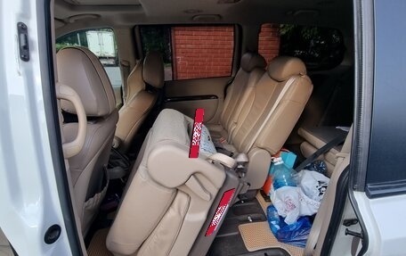 KIA Carnival III, 2011 год, 1 950 000 рублей, 8 фотография