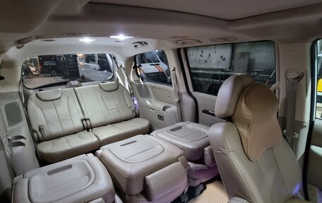 KIA Carnival III, 2011 год, 1 950 000 рублей, 20 фотография